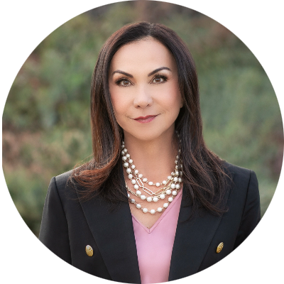 Laura Uribe Headshot